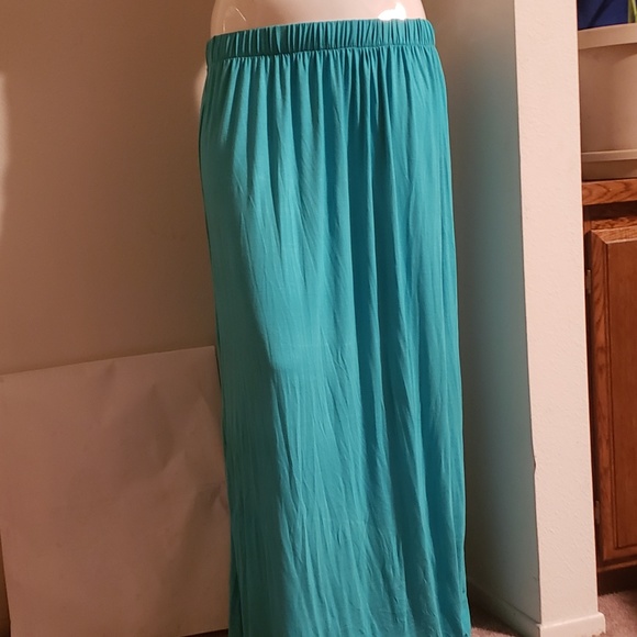 Plus size Maxi skirt. Aqua Green No pockets. Elastic waistband - Picture 6 of 7